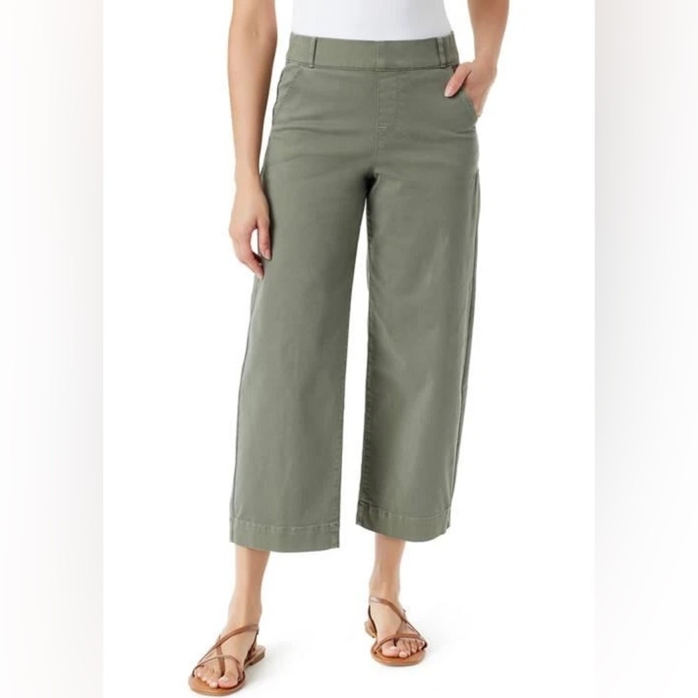 Gloria Vanderbilt
Women’s Petite Shape Effect Wide Leg Cropped Pants